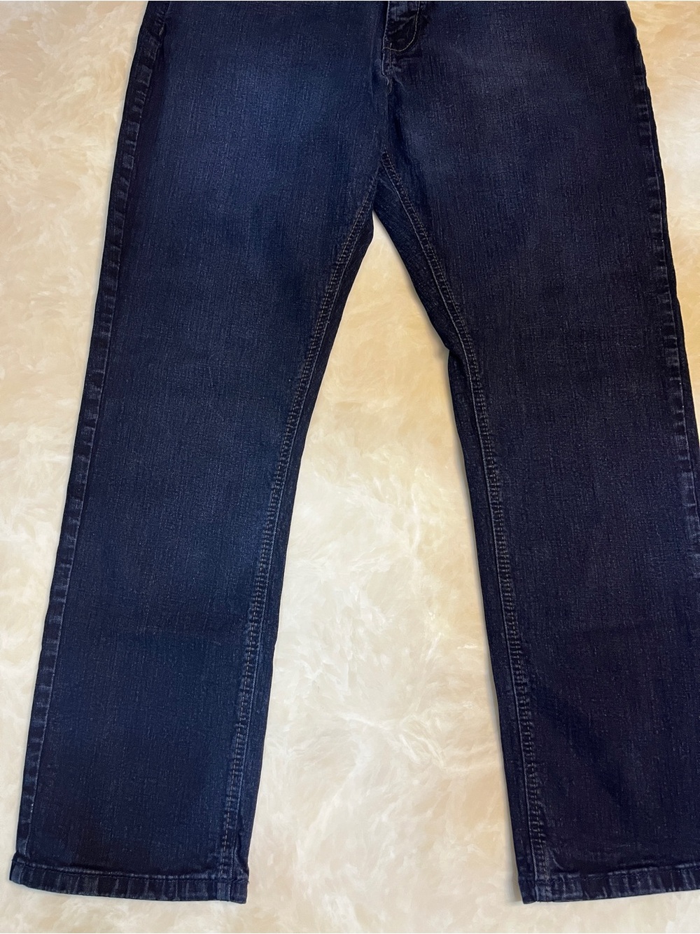 🎬 50% Flash Sale 😎 EUC - Men's Straight Jeans in Dark Indigo, Size 38x31
